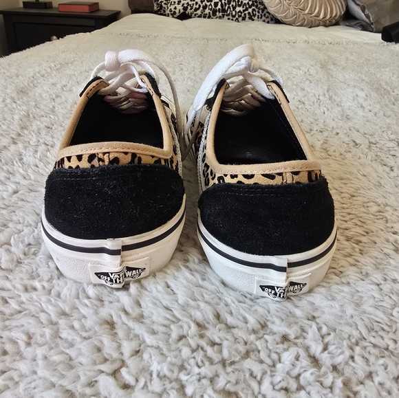 Leopard Vans - Picture 3 of 6